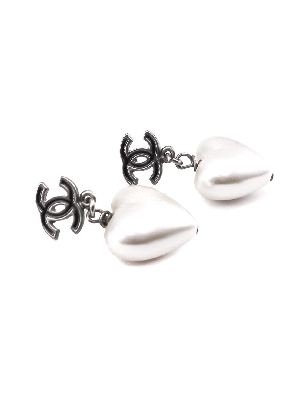 Boucles d'oreille coeur CHANEL