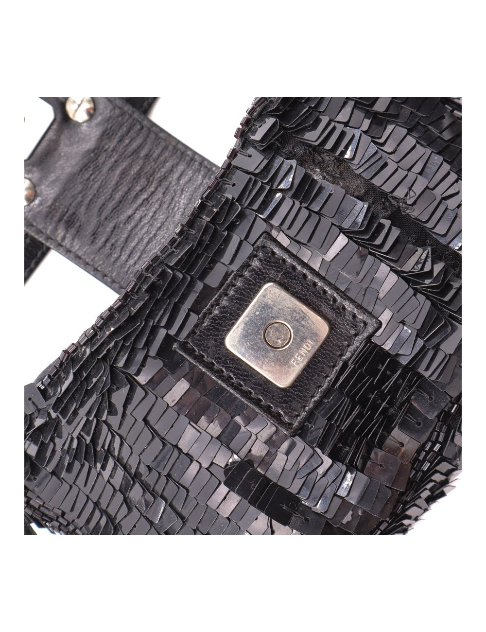 Sac à rabat CHANEL 19 cuir d'agneau noir