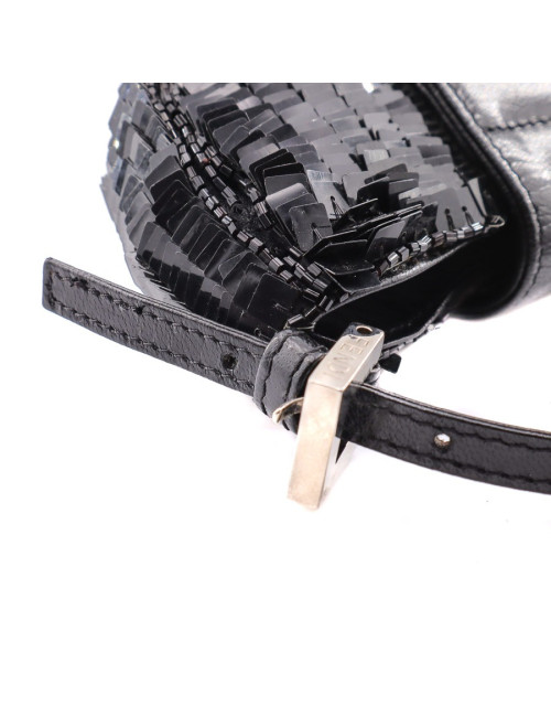 Sac à rabat CHANEL 19 cuir d'agneau noir