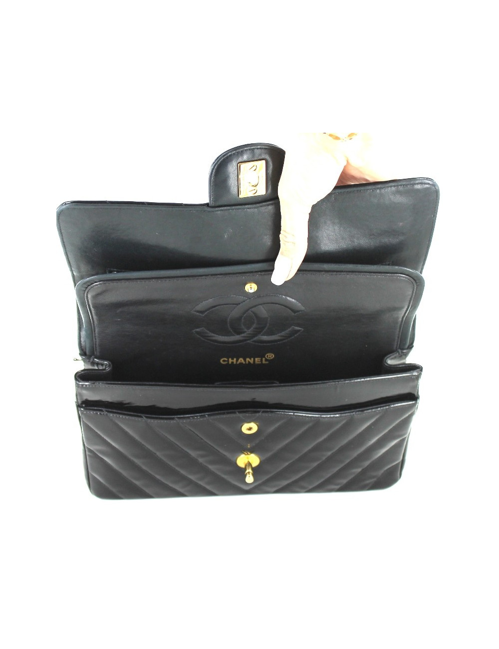 Sac CHANEL timeless en cuir vernis noir 