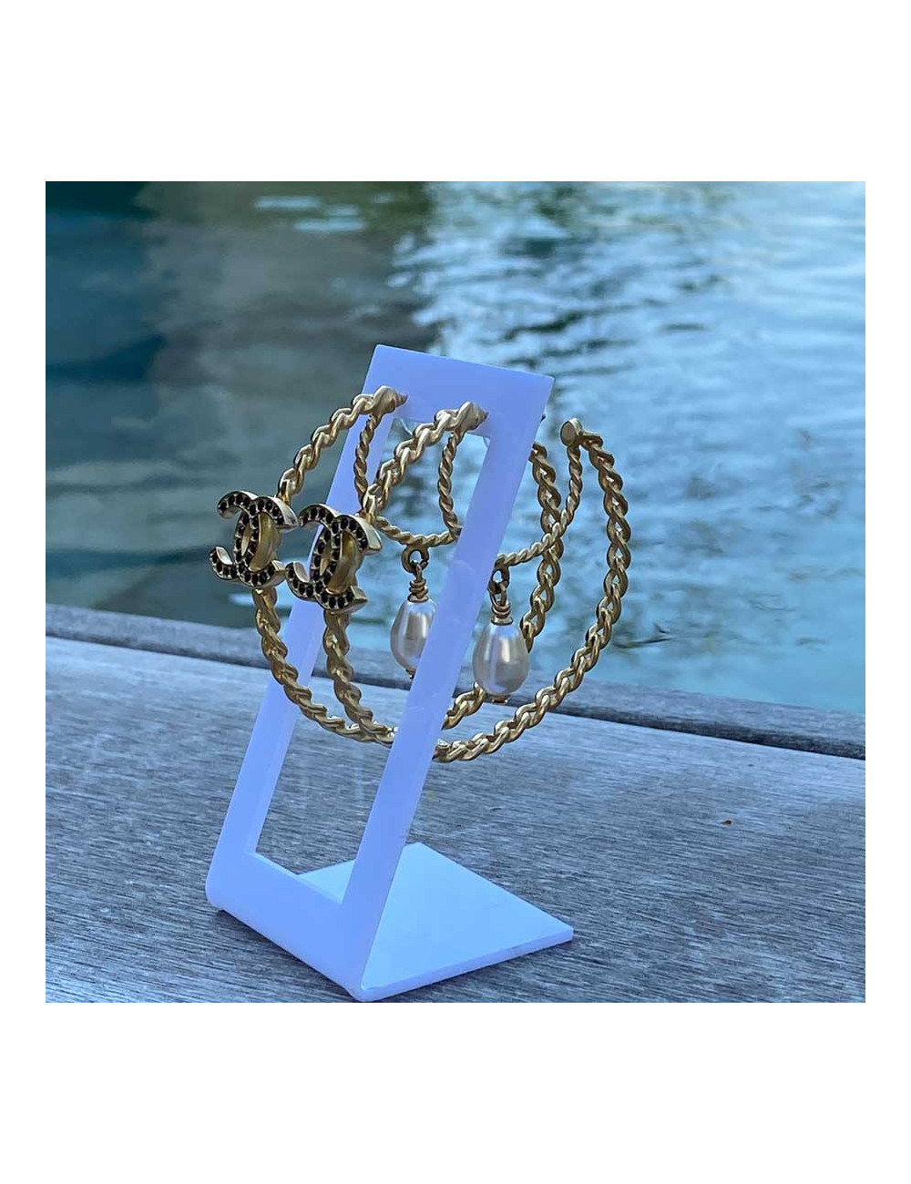 Créoles CHANEL strass et perles nacrées