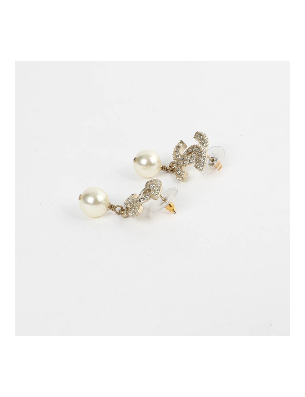 Boucles d'oreille CHANEL perles en verre et strass