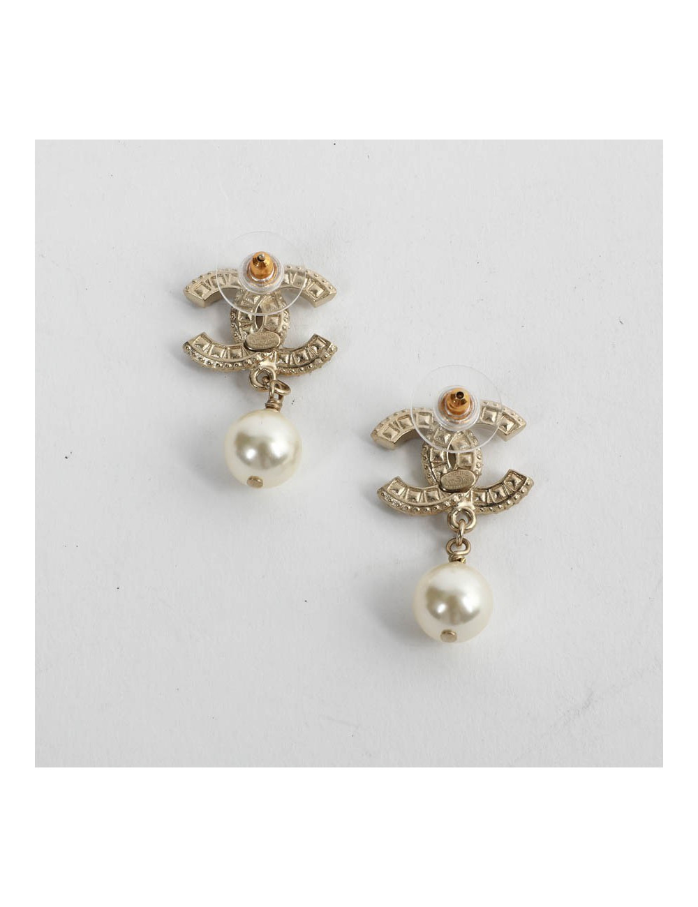 Boucles d'oreille CHANEL perles en verre et strass