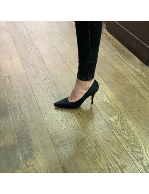 Escarpins couture T 38 CHANEL en satin duchesse noir