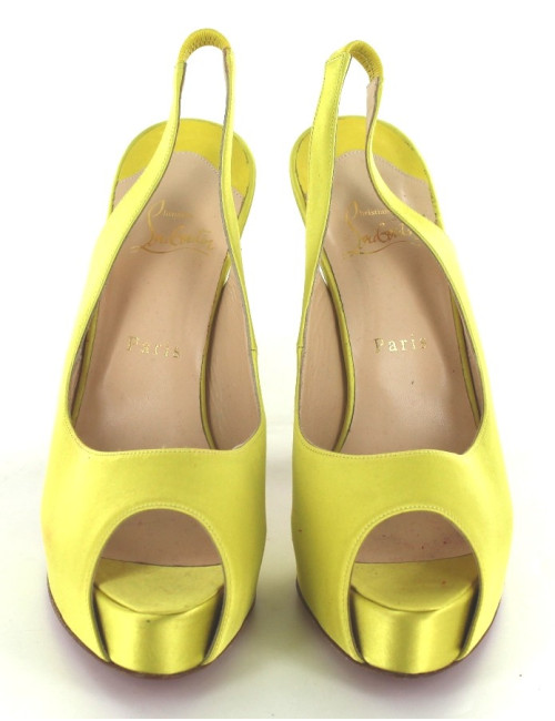 Escarpins CHRISTIAN LOUBOUTIN satin jaune