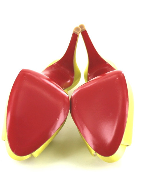 Escarpins CHRISTIAN LOUBOUTIN satin jaune