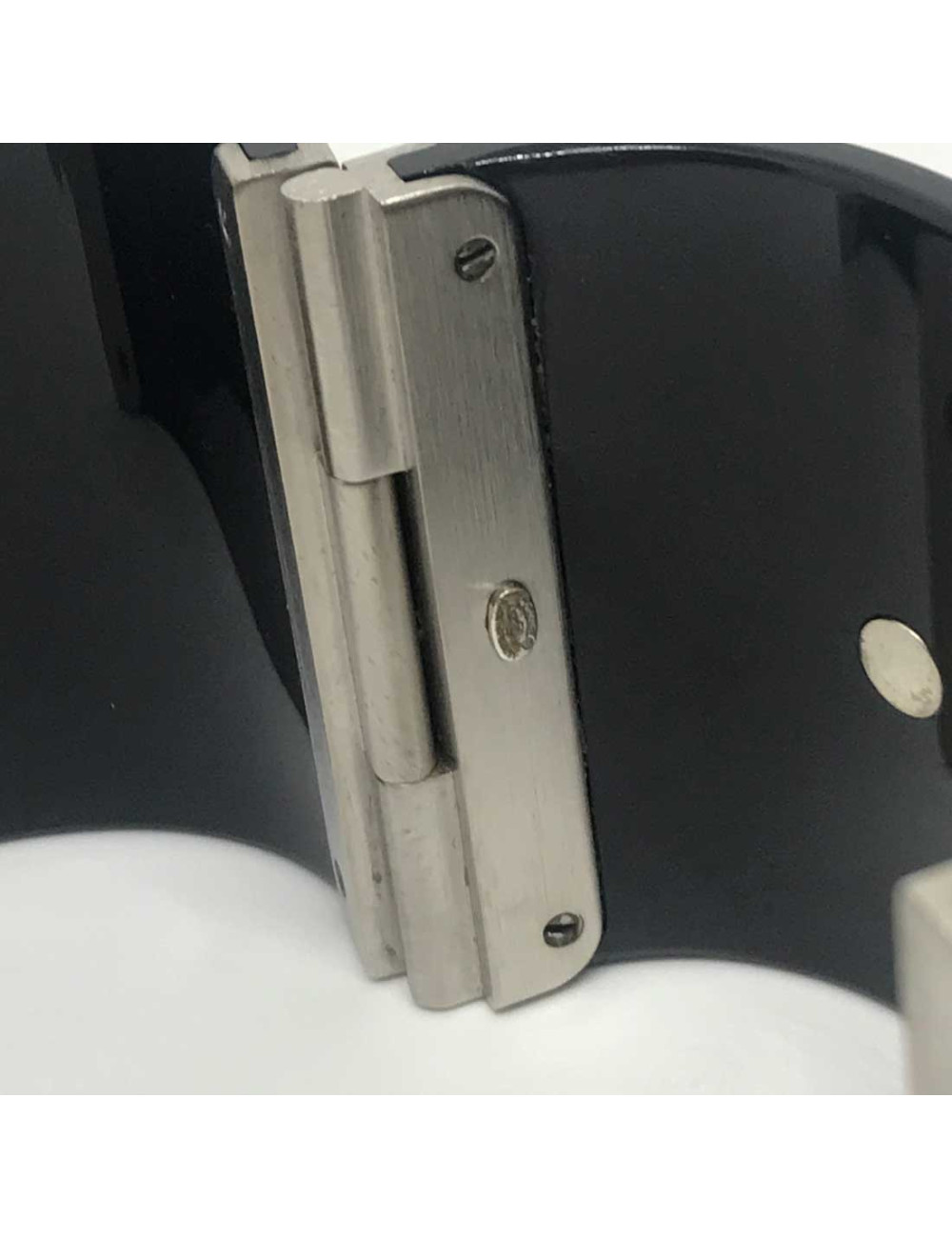 Manchette noire CHANEL