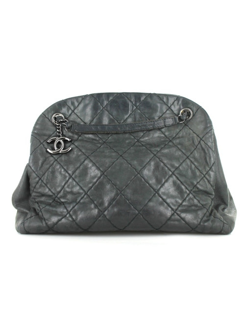 Sac CHANEL en cuir matelassé noir vieilli
