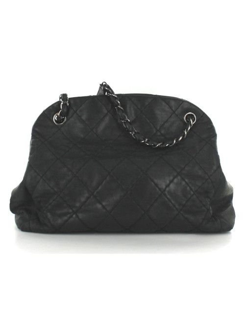 Sac CHANEL en cuir matelassé noir vieilli