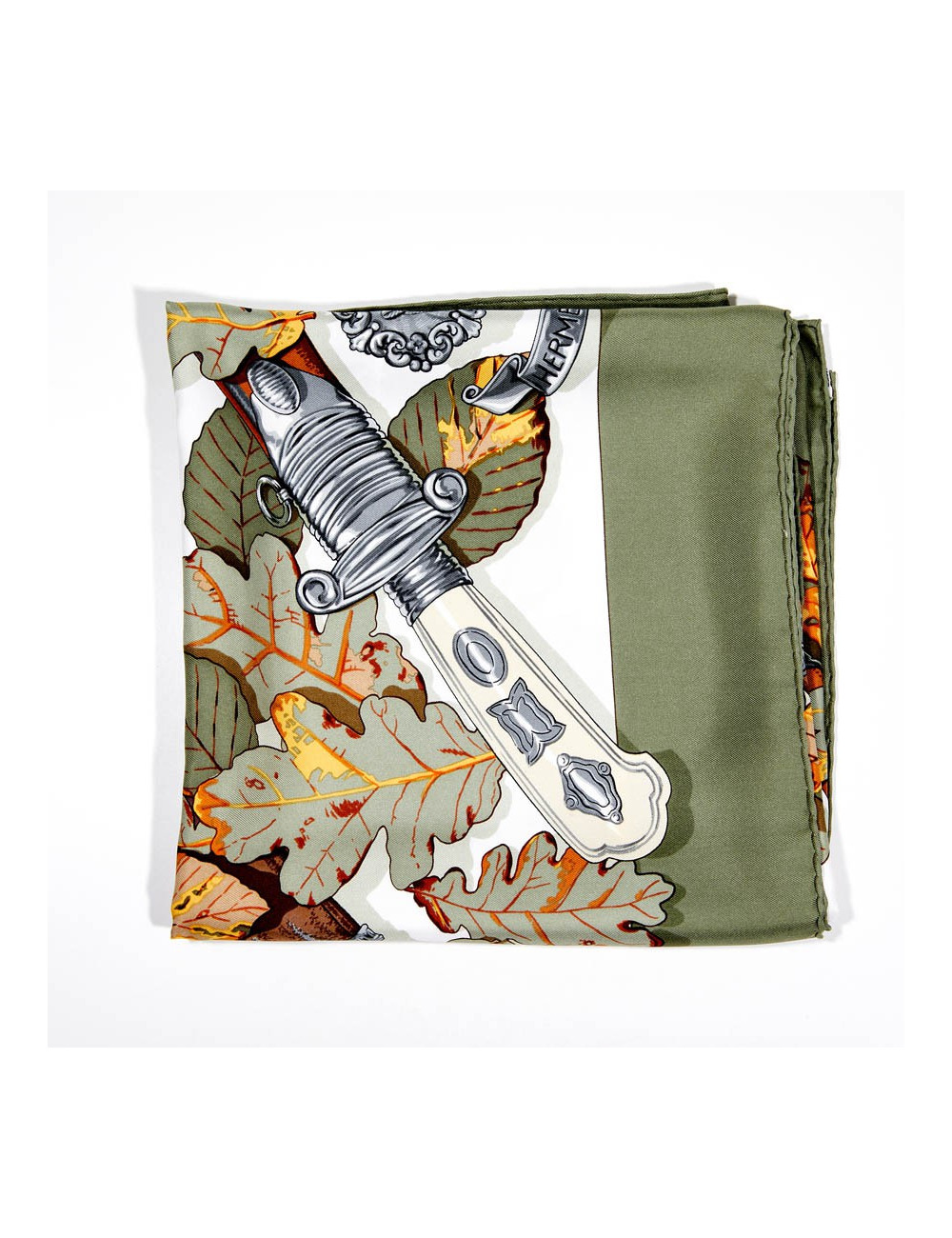 Carré Au plus dru HERMES soie 100%