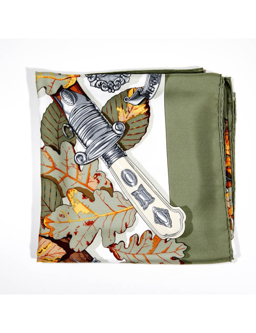 Carré Au plus dru HERMES soie 100%