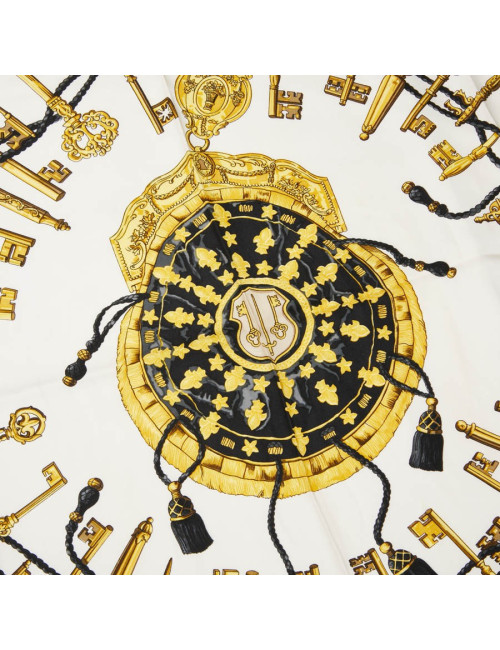 Carré HERMES Les clefs bordures noires