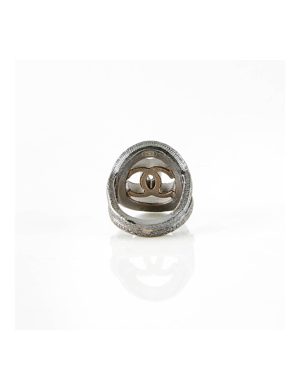 Bague CHANEL ovale perlée gris