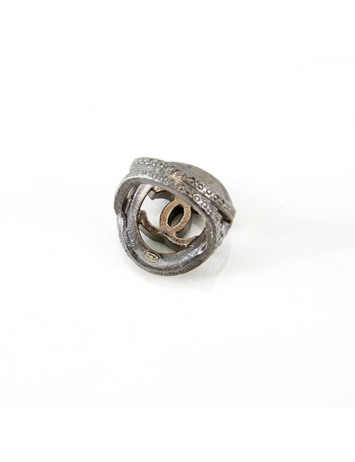 Bague CHANEL ovale perlée gris