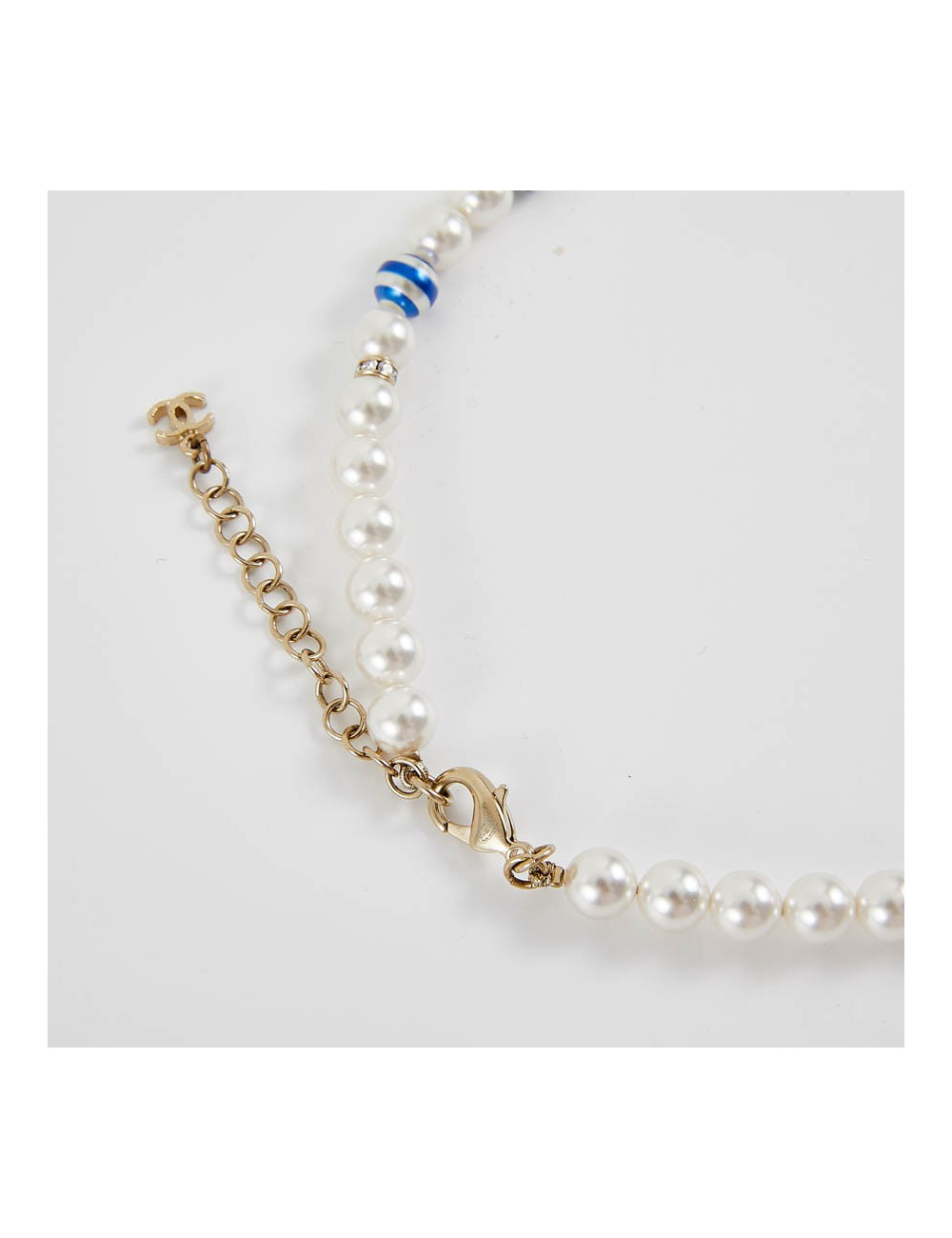 Collier CHANEL perles nacrées et bleues
