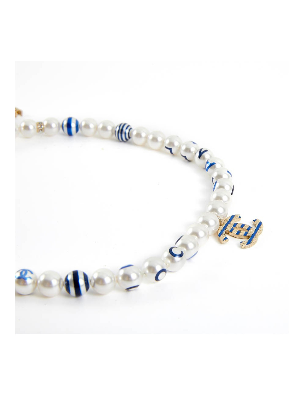 Collier CHANEL perles nacrées et bleues