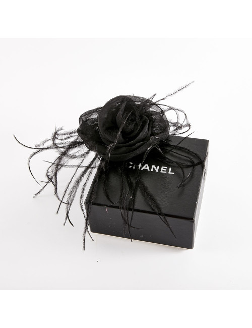 Broche CHANEL voile noire et plumes
