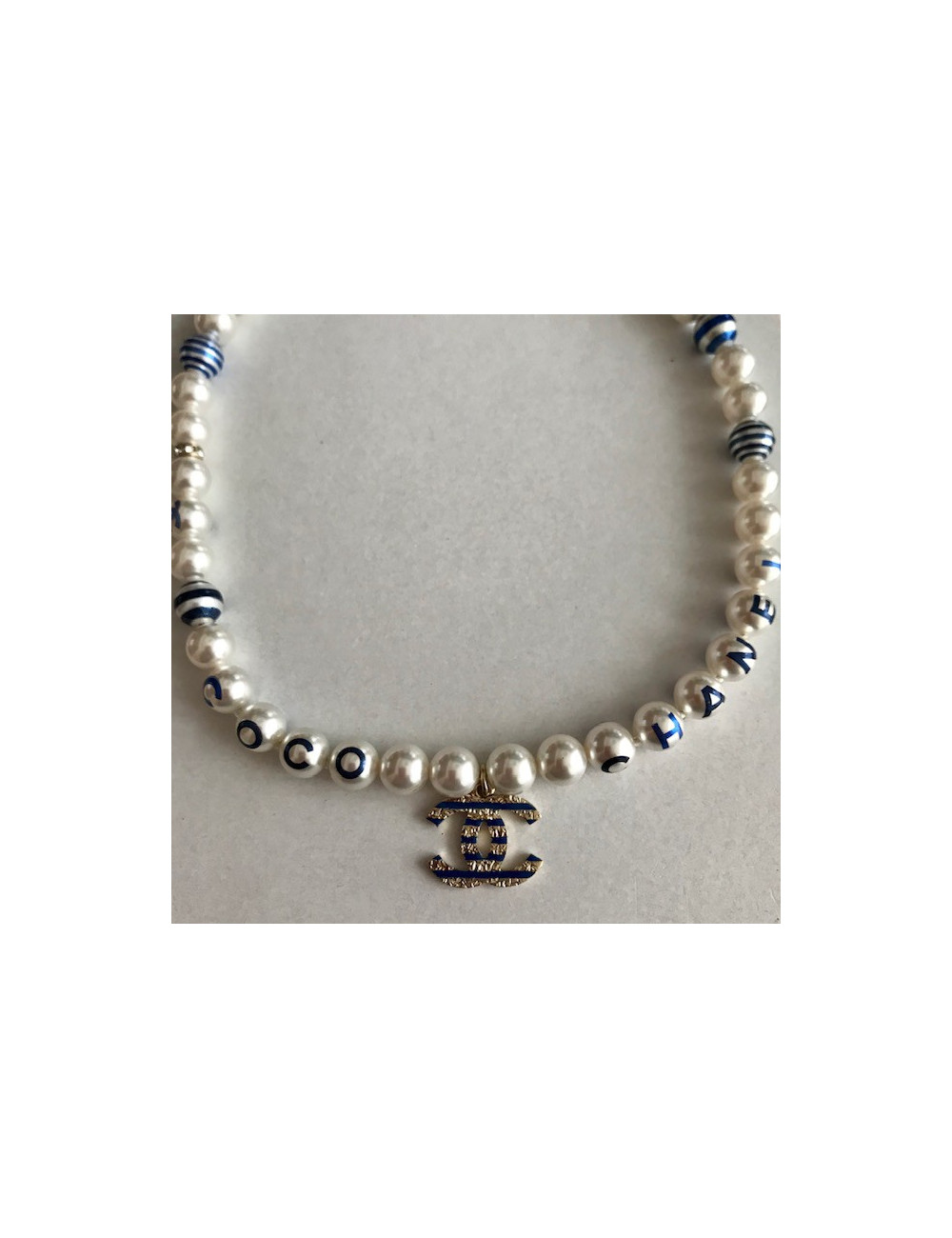 Collier CHANEL perles nacrées et bleues