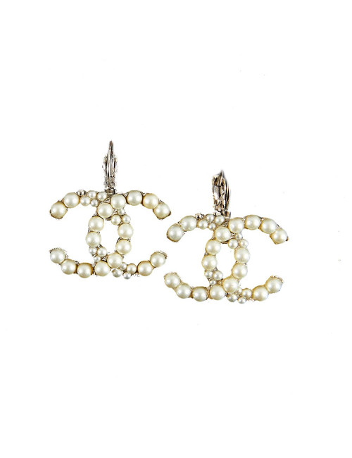 Larges clous CHANEL perles nacrées