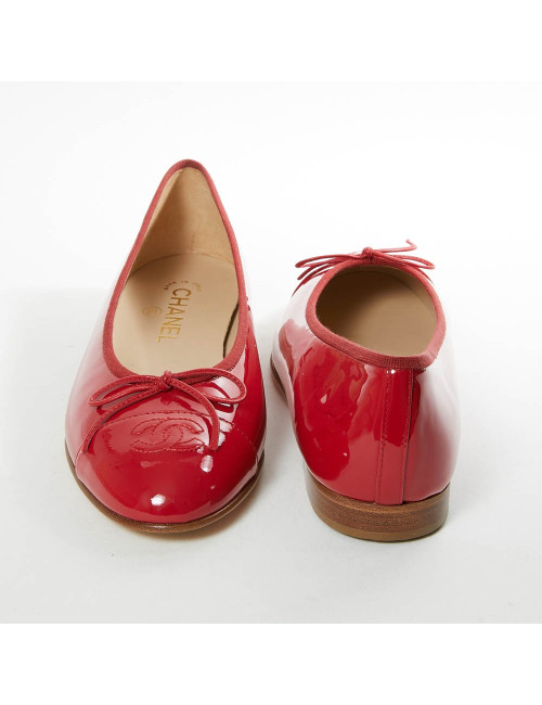 Ballerines T 39.5 CHANEL cuir verni rouge