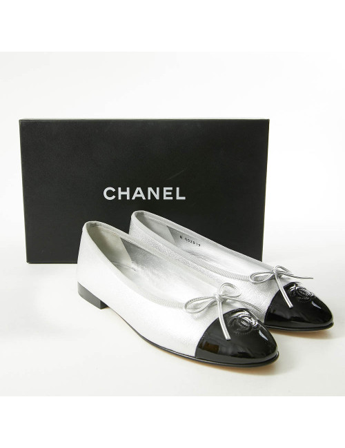 Ballerines T38.5 CHANEL cuir bicolore argent noir