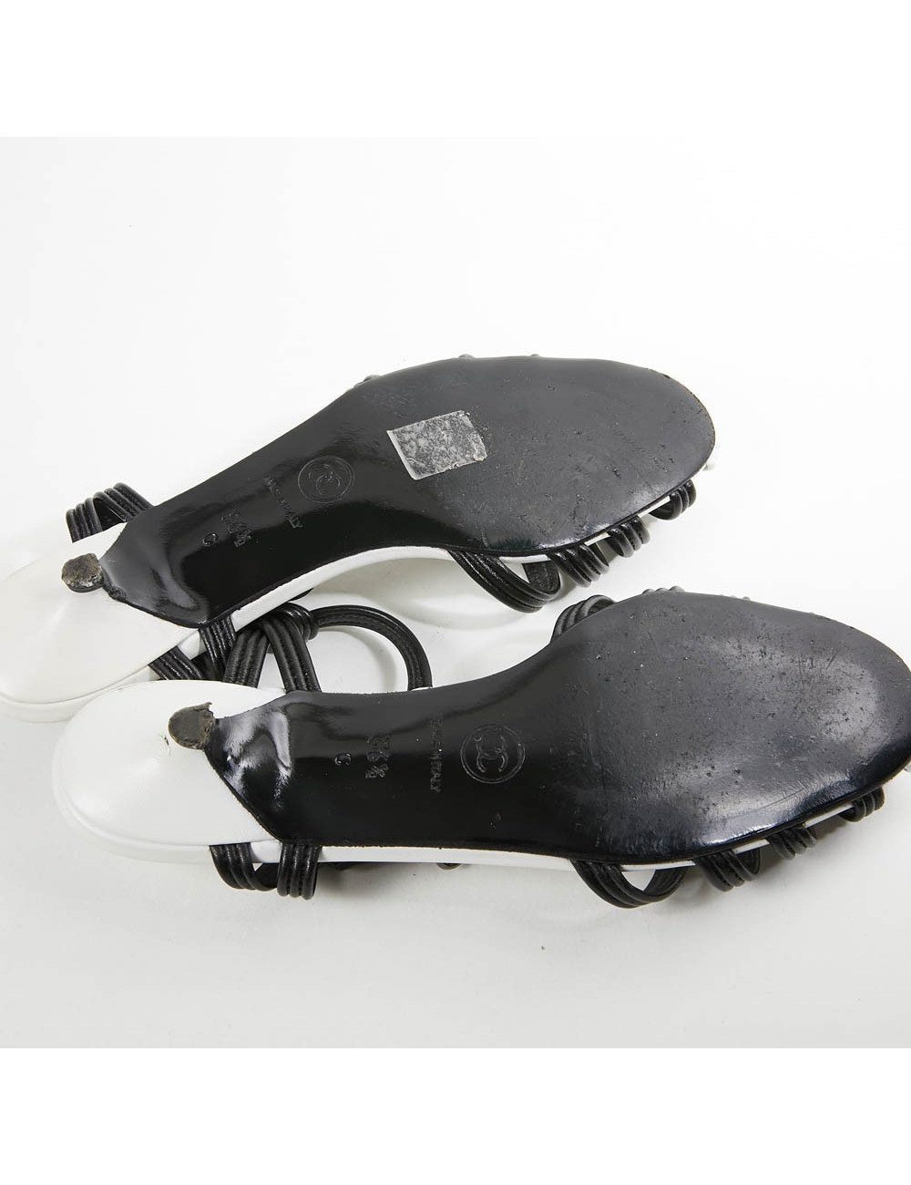 Sandales CHANEL T 36.5 noir et blanc