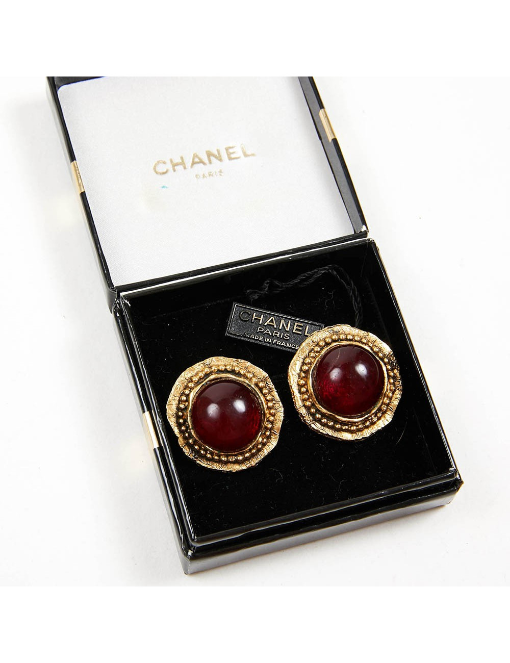 Clips Couture CHANEL dorés pâte de verre rubis