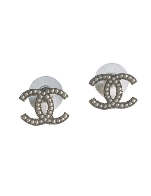 CHANEL clous d'oreille perles nacrées
