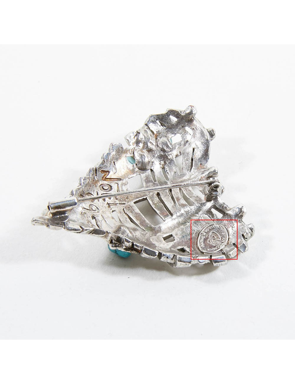 Broche CHRISTIAN LACROIX Coeur métal pierre turquoise