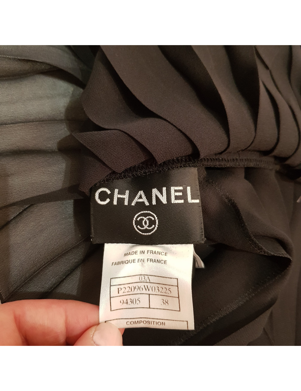 Blouse courte t 38 CHANEL soie noire plissée