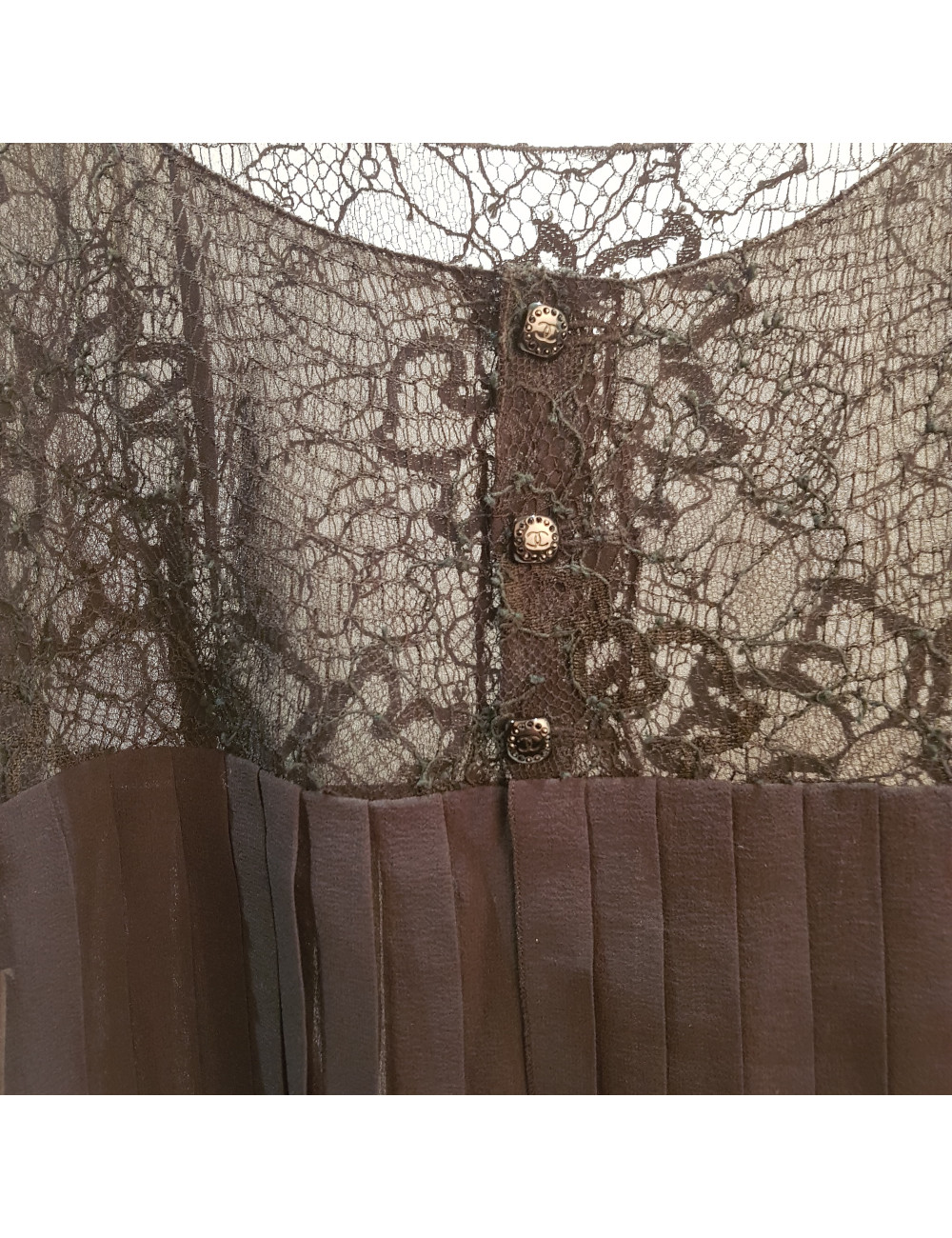 Blouse courte t 38 CHANEL soie noire plissée