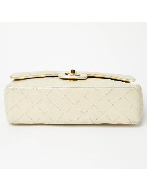 Chanel Timeless classic bag in beige