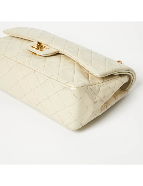 Chanel Timeless classic bag in beige