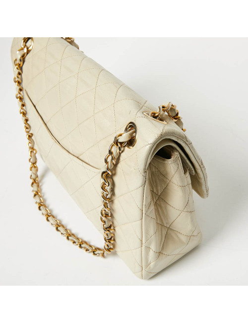 Chanel Timeless classic bag in beige