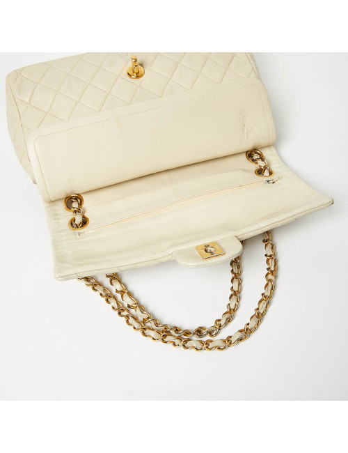 Chanel Timeless classic bag in beige