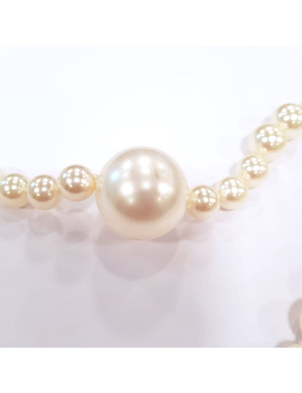 Sautoir CHANEL perles nacrées