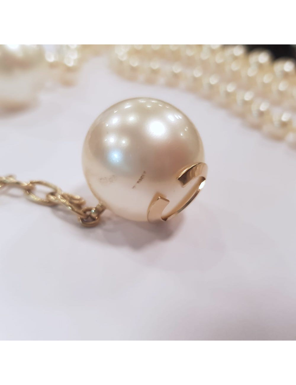 Sautoir CHANEL perles nacrées