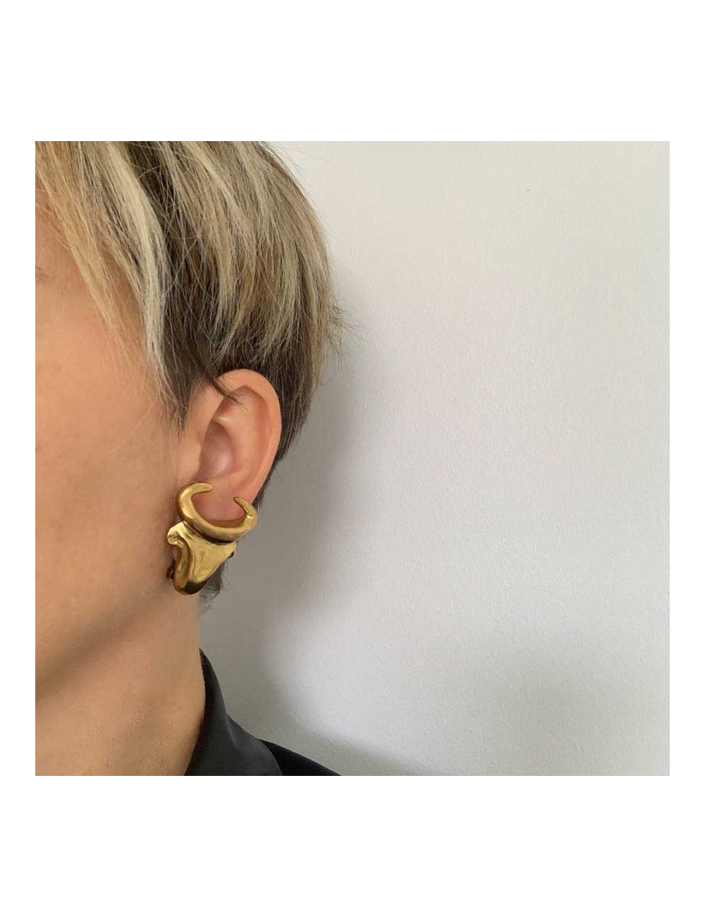 Boucles d'oreille vintage tete de taureau C LACROIX