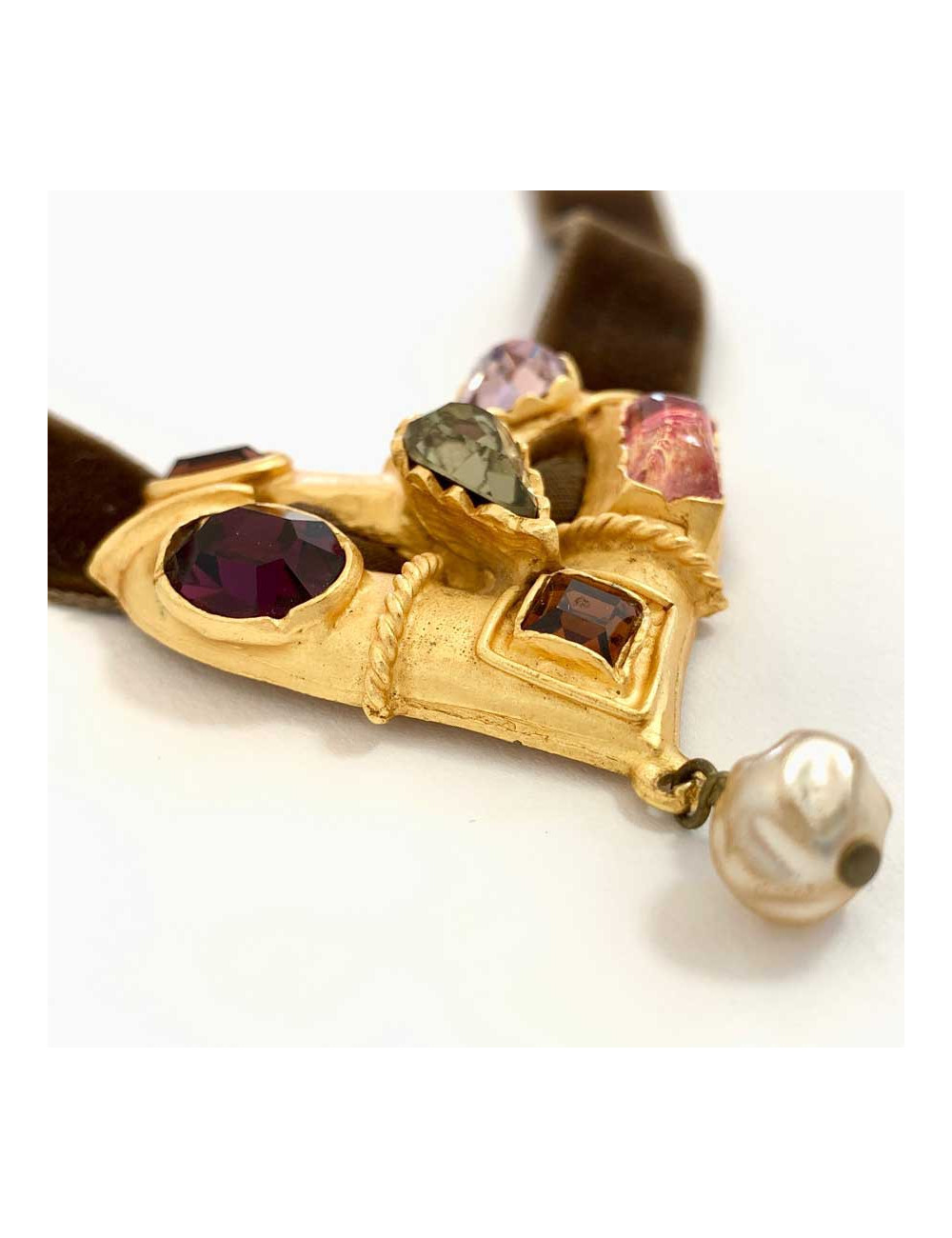 Collier Vintage CHRISTIAN LACROIX cordon velours marron