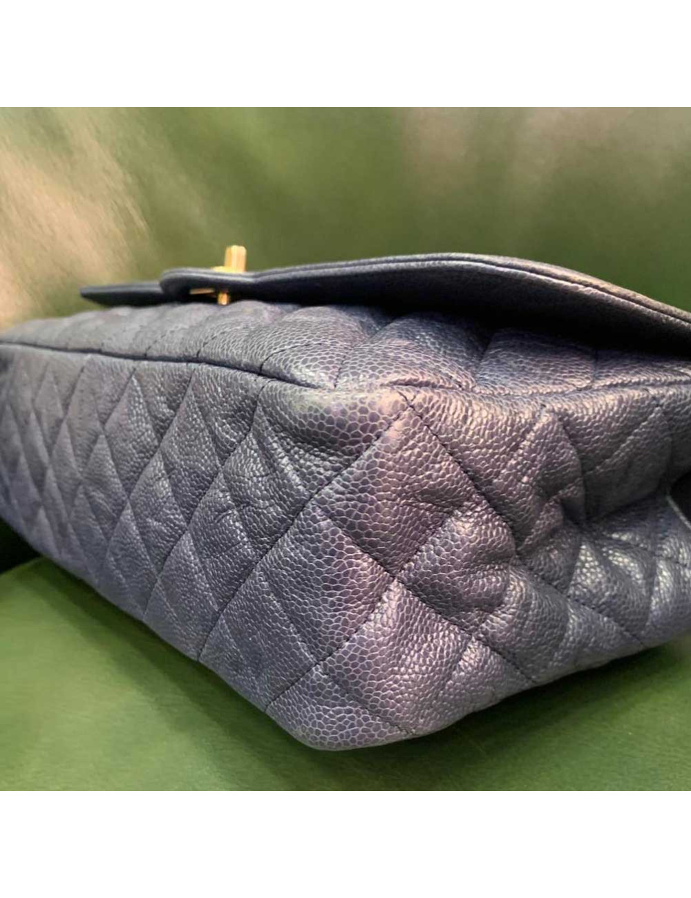 CHANEL Timeless cuir caviar bleu