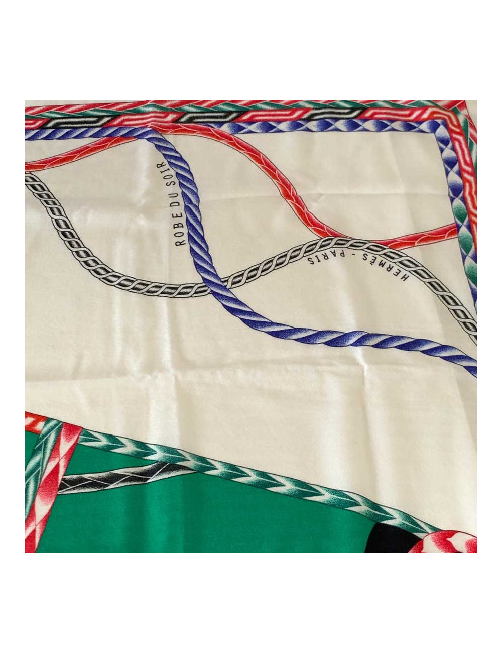 HERMES Châle "Robe du soir" en cachemire et soie