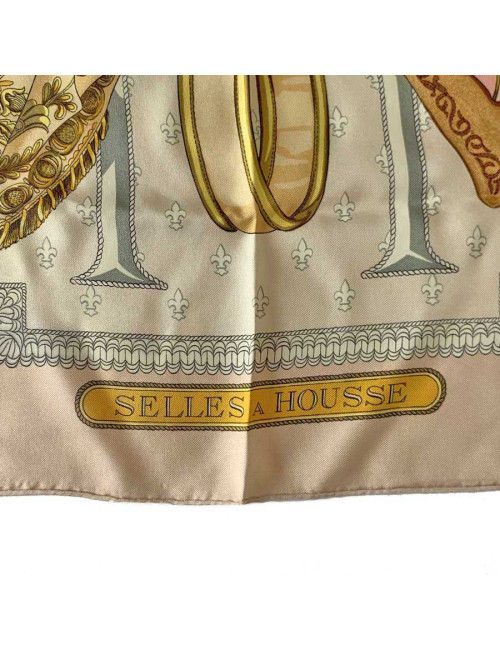 Carré HERMES  Selles à housse soie 100%