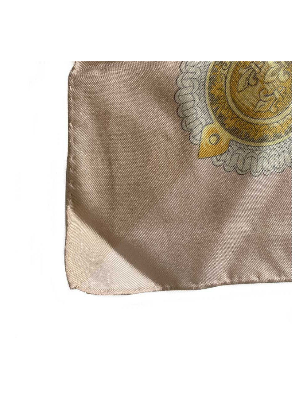 Carré HERMES  Selles à housse soie 100%