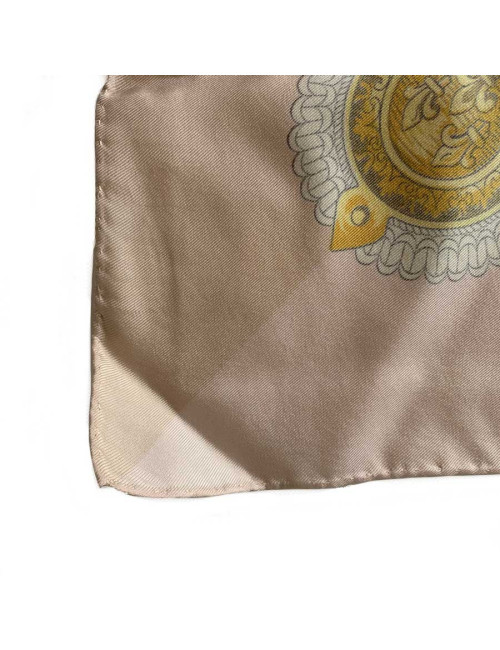 Carré HERMES  Selles à housse soie 100%