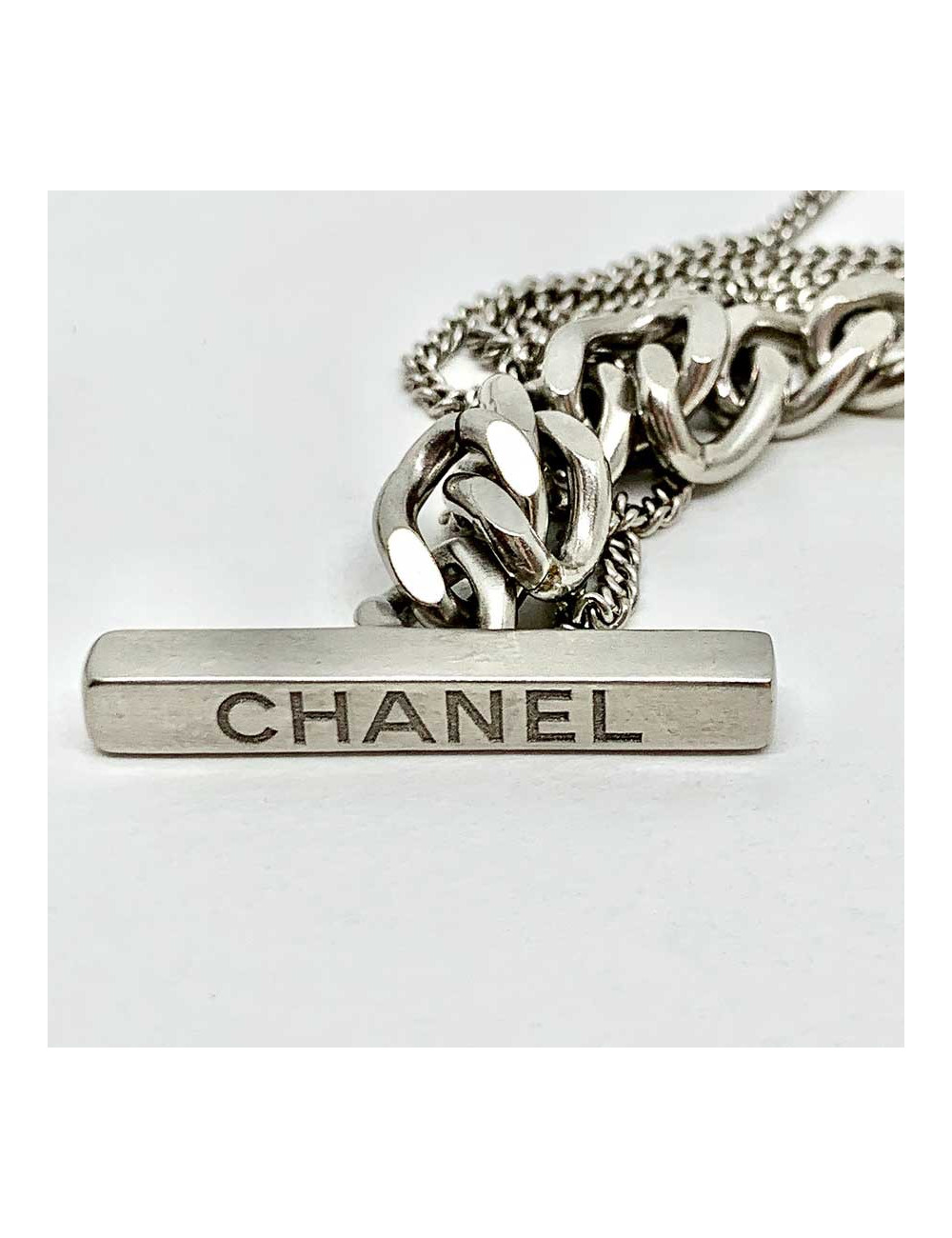 Sautoir CHANEL argent et cuir brun métallisé