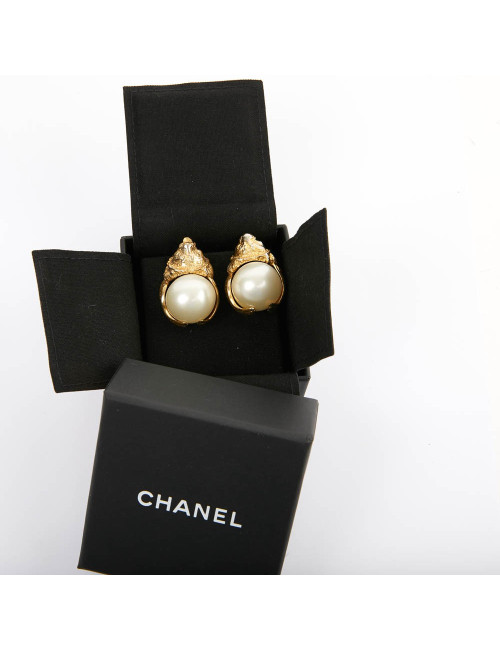 Boucles d'oreille couture CHANEL tête de lion 