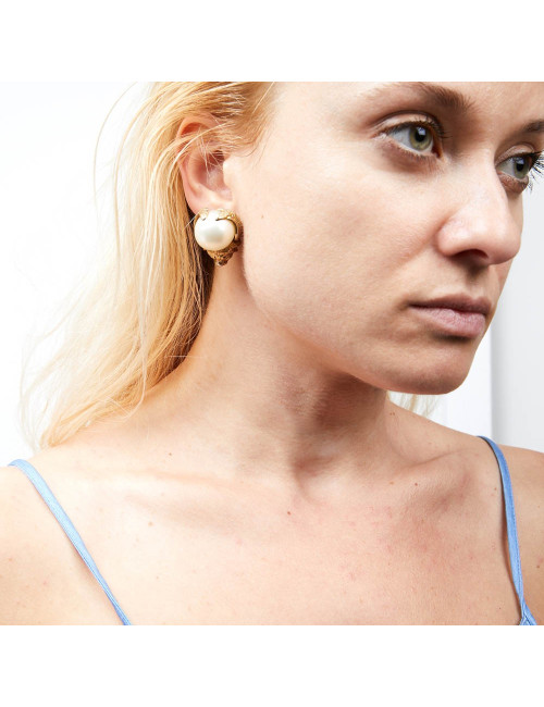 Boucles d'oreille couture CHANEL tête de lion 