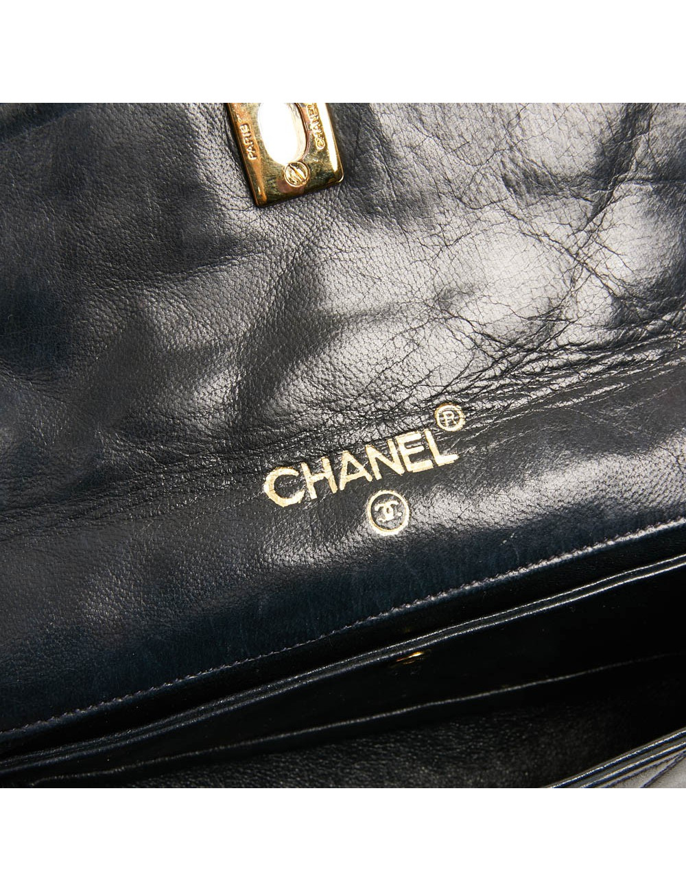 Petit sac vintage CHANEL cuir lisse bleu marine