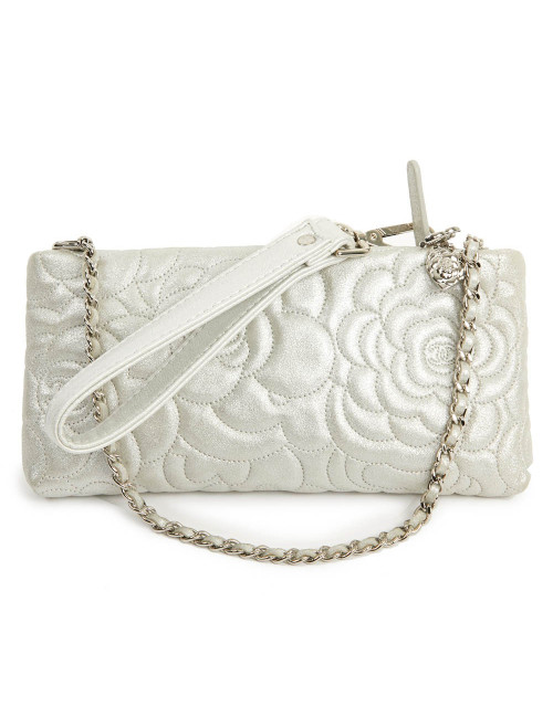 Pochette CHANEL cuir camélias argent