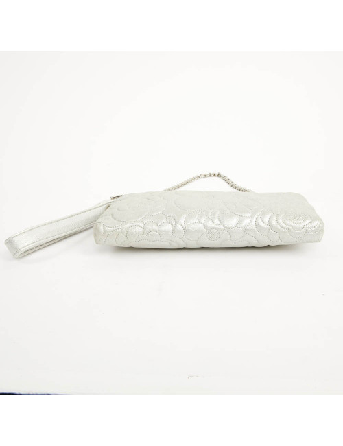 Pochette CHANEL cuir camélias argent